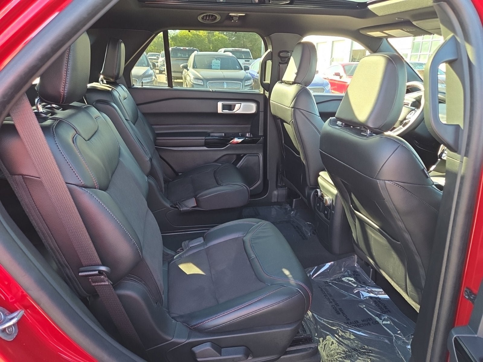 Used 2024 Ford Explorer ST w/ Equipment Group 401A AWD/4WD image 6