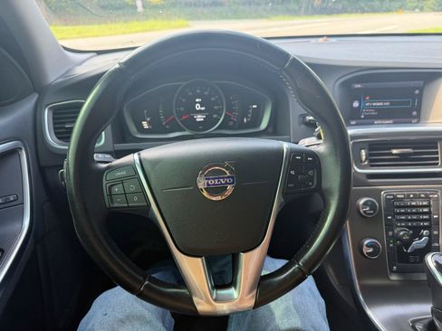 Used 2014 Volvo S60 T5 FWD image 13