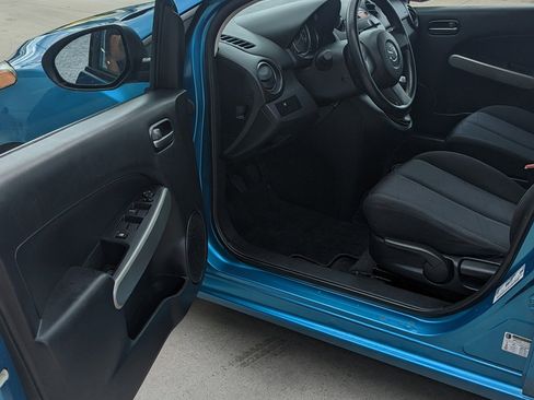 Used 2011 MAZDA MAZDA2 Sport image 6