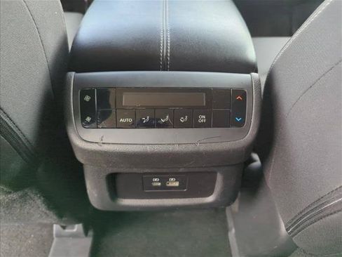 Used 2024 Nissan Pathfinder SV AWD/4WD image 21