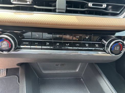 New 2025 Chevrolet Equinox ACTIV w/ Safety and Technology Package image 9