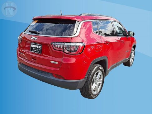 Certified 2023 Jeep Compass Latitude w/ Sun and Sound Group AWD/4WD image 16