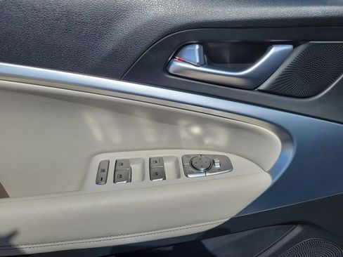 Used 2024 Genesis G70 2.5T AWD/4WD image 8