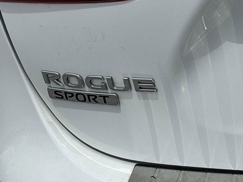 Used 2019 Nissan Rogue Sport S FWD image 9