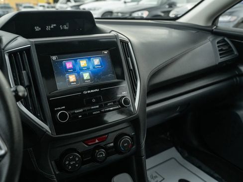 Used 2018 Subaru Impreza 2.0i Premium image 19