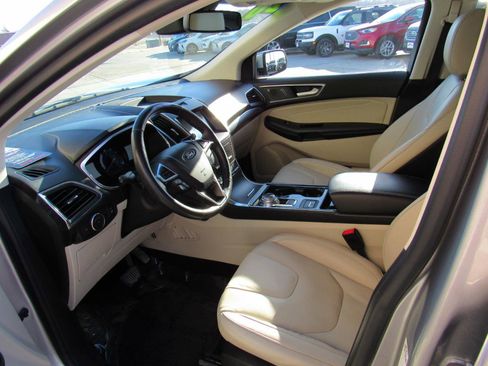 Used 2020 Ford Edge Titanium w/ Equipment Group 301A image 8
