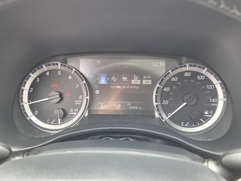 Used 2024 Toyota Highlander XLE AWD/4WD image 32