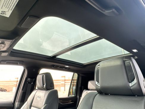 Used 2023 Cadillac Escalade ESV Premium Luxury image 26