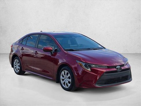 Used 2025 Toyota Corolla LE FWD image 3