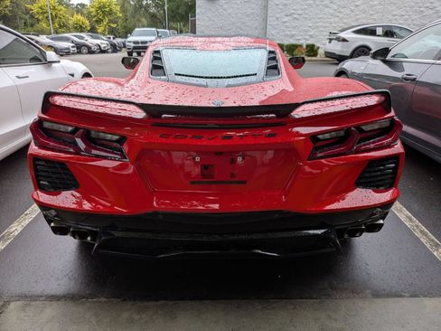 Used 2021 Chevrolet Corvette Stingray Coupe w/ Z51 Performance Package RWD image 3