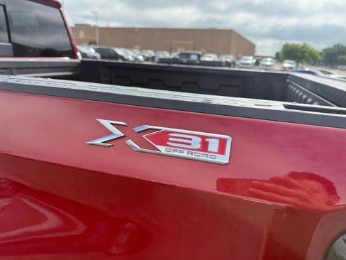 Used 2019 GMC Sierra 1500 SLT w/ SLT Premium Plus Package AWD/4WD image 11