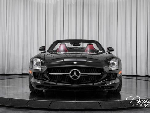 Used 2012 Mercedes-Benz SLS AMG Roadster image 3