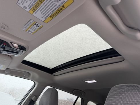 Used 2023 Subaru Outback Premium image 2