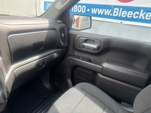 Used 2022 Chevrolet Silverado 1500 Custom w/ Safety Confidence Package AWD/4WD image 27
