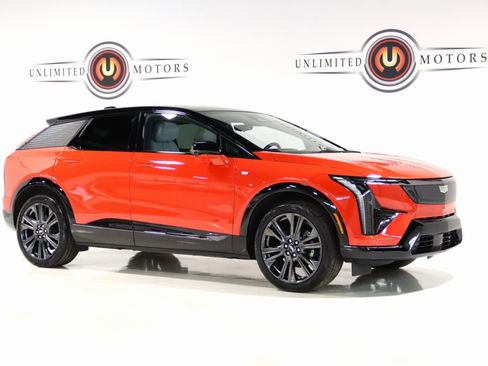 Used 2025 Cadillac Optiq Sport 2 w/ LPO, Floor Liner Package image 84