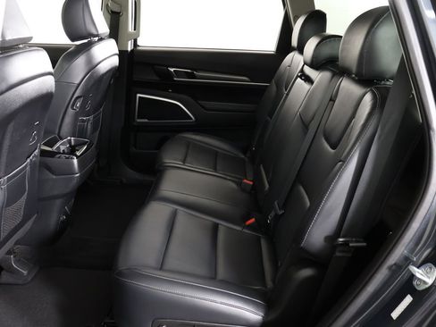 Used 2020 Kia Telluride LX FWD image 28