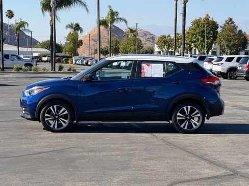 Used 2018 Nissan Kicks SV FWD image 9