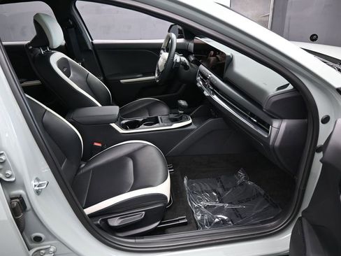 Used 2025 Kia K4 GT-Line w/ GT-Line Premium Package FWD image 48