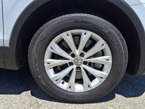 Used 2019 Volkswagen Tiguan SE w/ Panoramic Sunroof Package AWD/4WD image 8