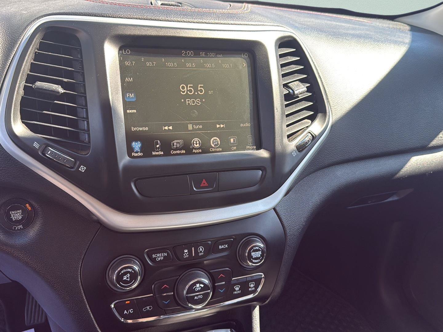 Used 2017 Jeep Cherokee Trailhawk w/ Comfort/Convenience Group AWD/4WD image 23