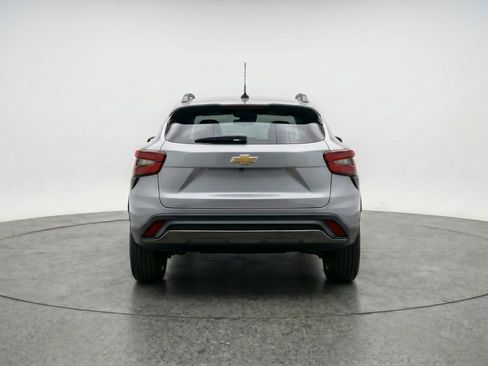 Used 2025 Chevrolet Trax LT FWD image 7