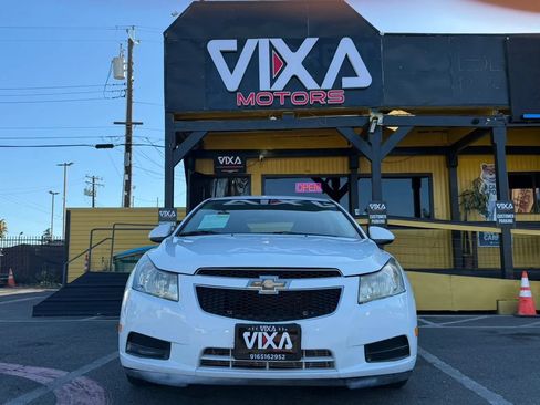 Used 2013 Chevrolet Cruze LT FWD image 2