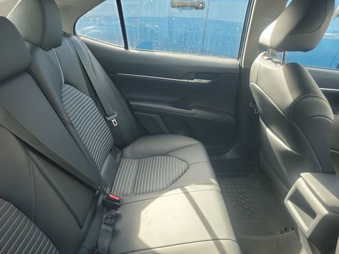 Used 2021 Toyota Camry SE image 9