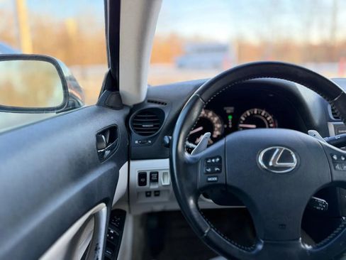 Used 2010 Lexus IS 250C image 15