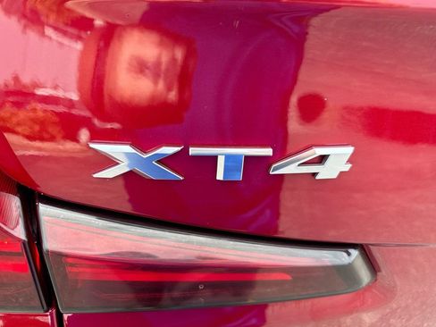 Used 2021 Cadillac XT4 Luxury w/ Cold Weather Package FWD image 25