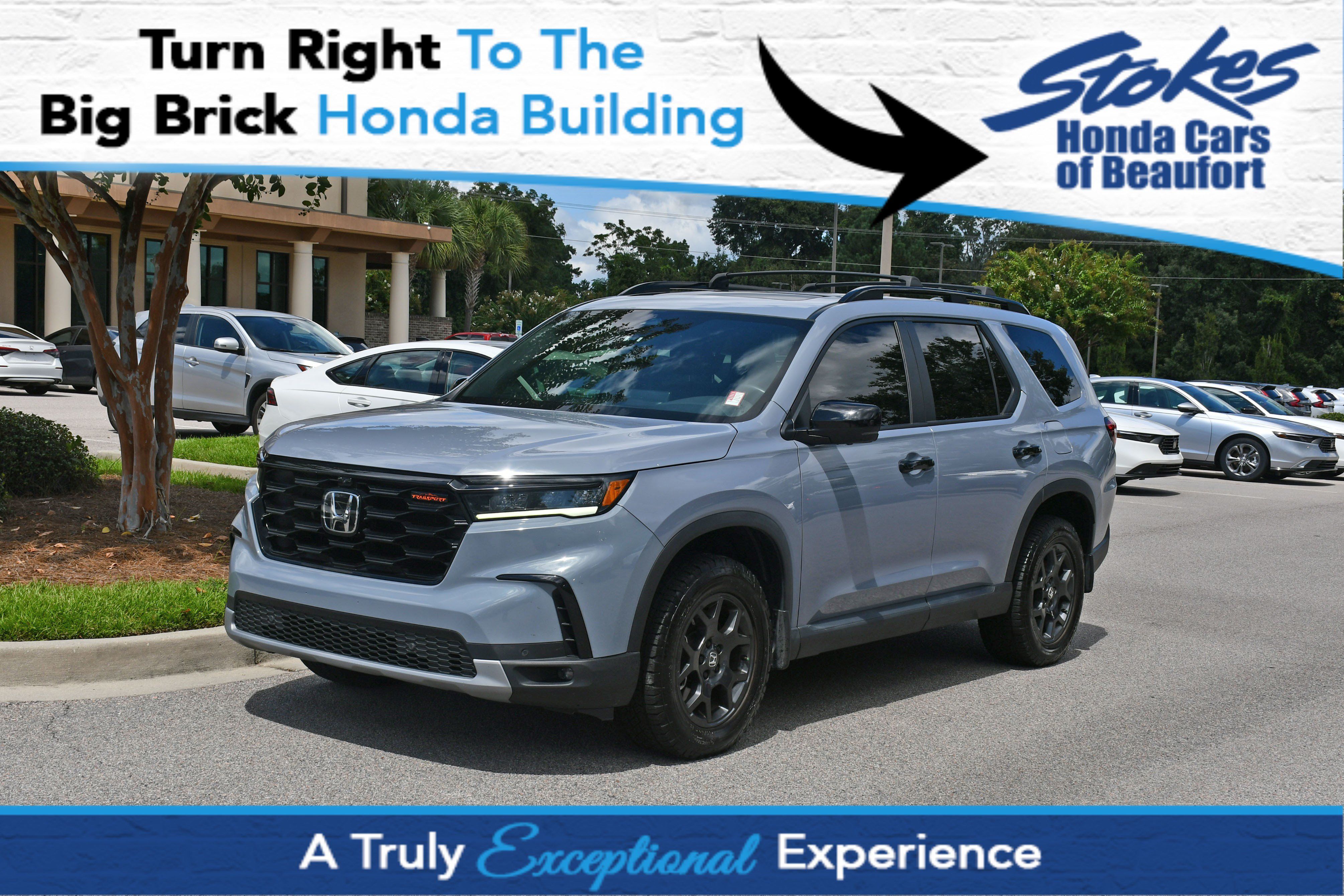 Used 2025 Honda Pilot TrailSport image 1