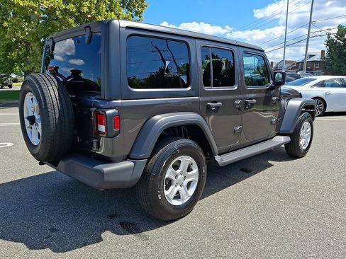 Used 2022 Jeep Wrangler Unlimited Sport AWD/4WD image 9