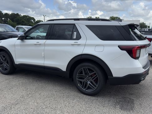 New 2026 Ford Explorer ST AWD/4WD image 5