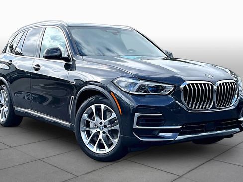 Certified 2023 BMW X5 xDrive45e w/ Executive Package AWD/4WD image 3