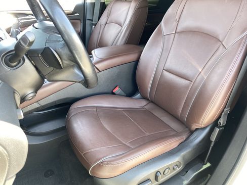 Used 2020 Buick Enclave Avenir w/ Avenir Technology Package AWD/4WD image 17