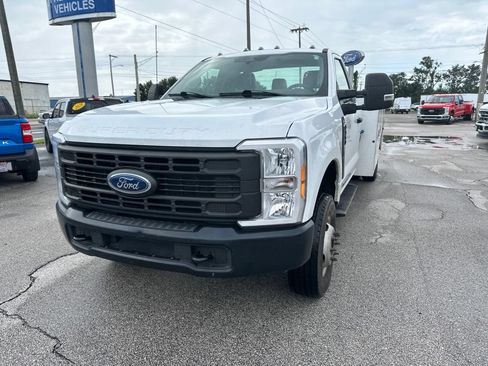 Used 2023 Ford F350 XL AWD/4WD image 3