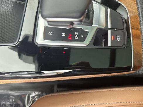 Used 2023 Audi Q5 e Premium Plus w/ Premium Plus Package AWD/4WD image 24