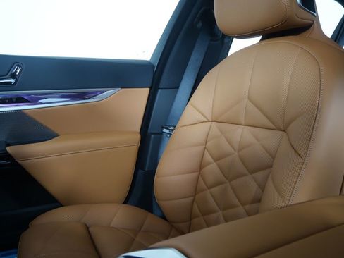 New 2026 BMW 740i xDrive w/ Premium Package image 25