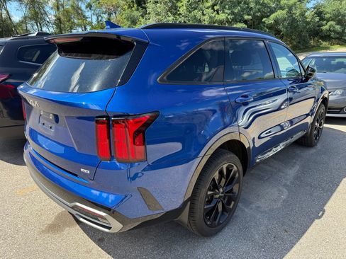 Used 2023 Kia Sorento SX AWD/4WD image 2