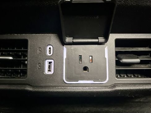 Used 2023 GMC Sierra 1500 Elevation image 25