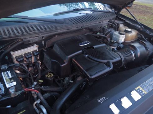 Used 2004 Ford Expedition Eddie Bauer image 39