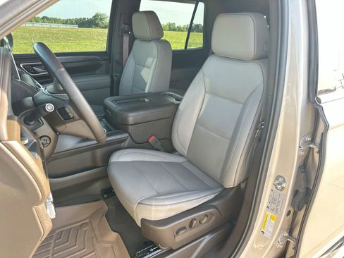 Used 2021 GMC Yukon SLT w/ SLT Luxury Package RWD image 11
