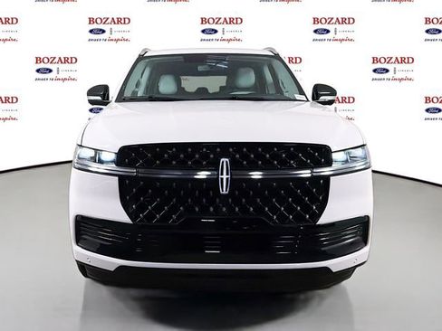 New 2026 Lincoln Navigator L Black Label AWD/4WD image 3