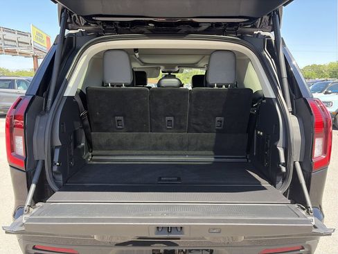 Certified 2025 Ford Expedition Active AWD/4WD image 31