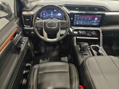 Used 2023 GMC Sierra 1500 Denali w/ Technology Package AWD/4WD image 4