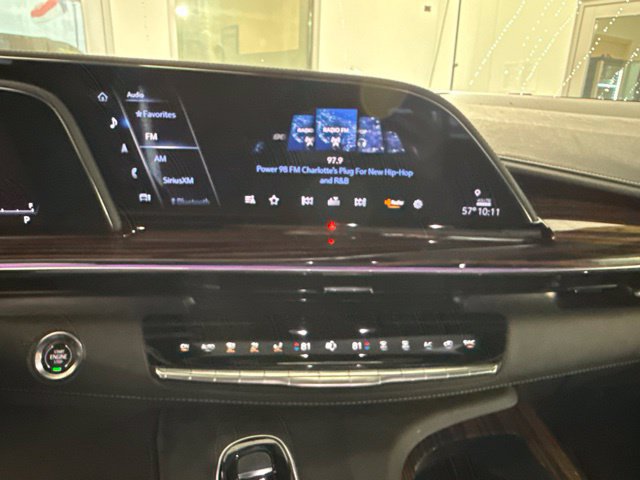 Used 2024 Cadillac Escalade Premium Luxury AWD/4WD image 24