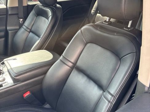 Used 2023 Lincoln Aviator AWD w/ Elements Package image 7