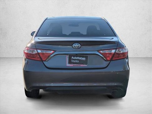 Used 2017 Toyota Camry SE image 7