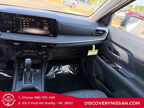 New 2026 Nissan Kicks SV w/ SV Premium Package FWD image 31