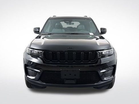 New 2025 Jeep Grand Cherokee Altitude image 2