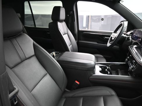 Used 2025 Chevrolet Tahoe RST w/ Comfort Package AWD/4WD image 22